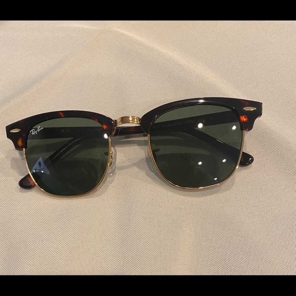 Beautiful tortoise Ray-Ban sunglasses never worn!!